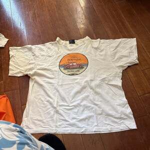 Vintage Bermuda Island Life Graphic T-Shirt Classic Volkswagen Beetle Surf